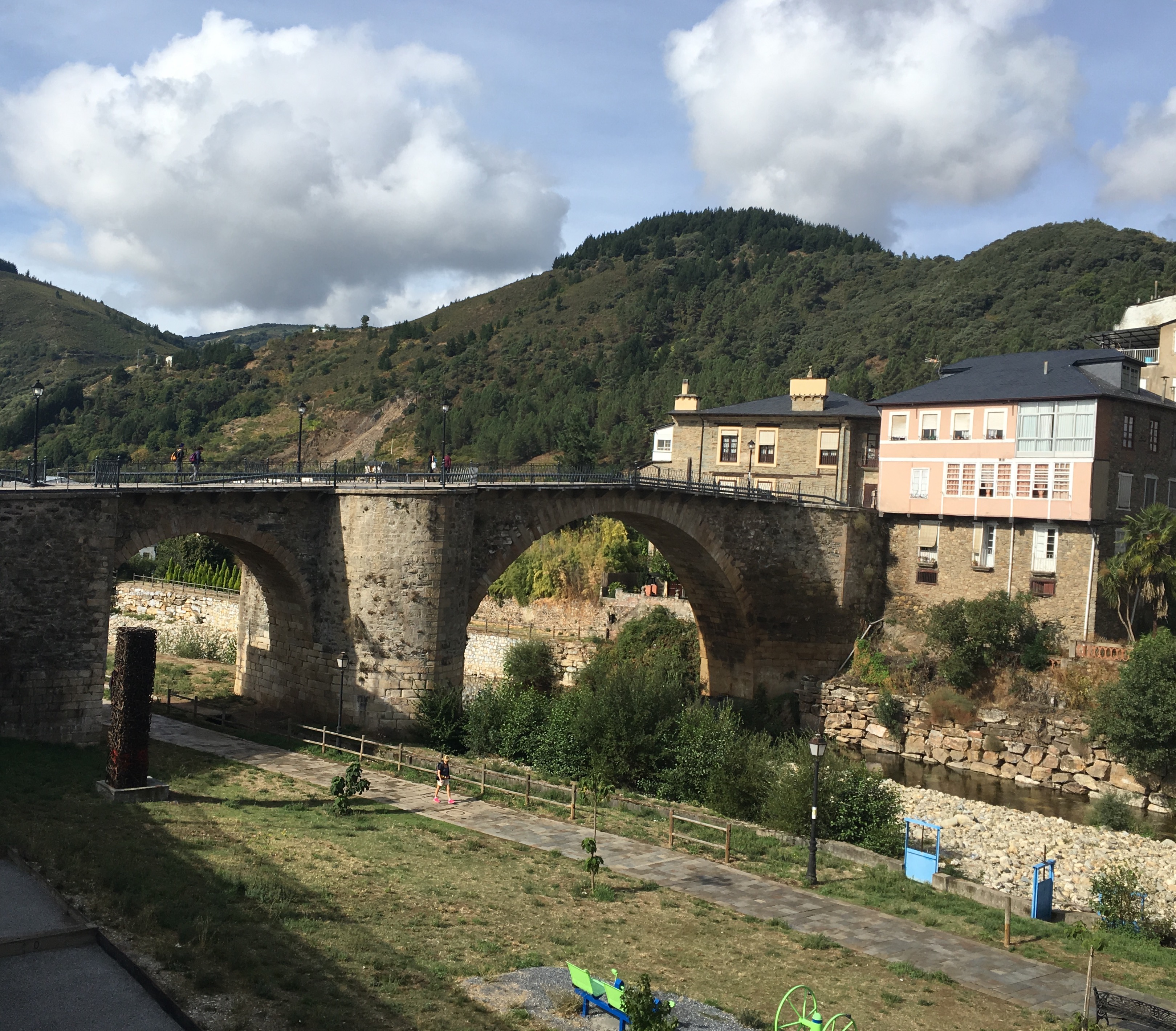 The bridge in Villafranca just before the Camino splits